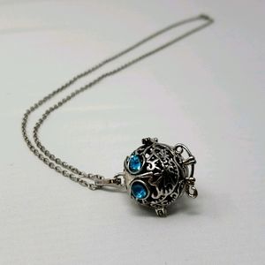 Aromatherapy necklace